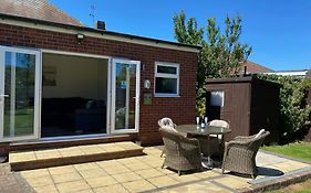 Bero Bungalow With A Hot Tub & A Large Garden!
